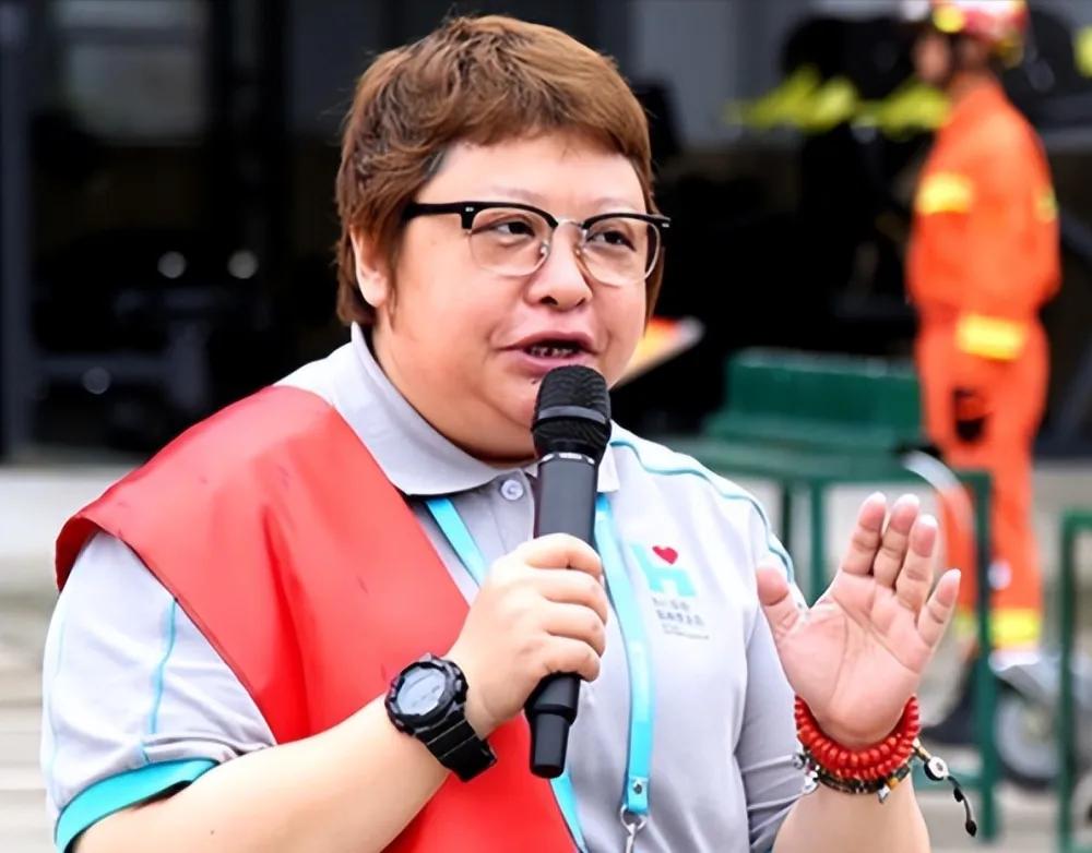 韩红的励志成长经历简介,韩红成名前的感人事迹