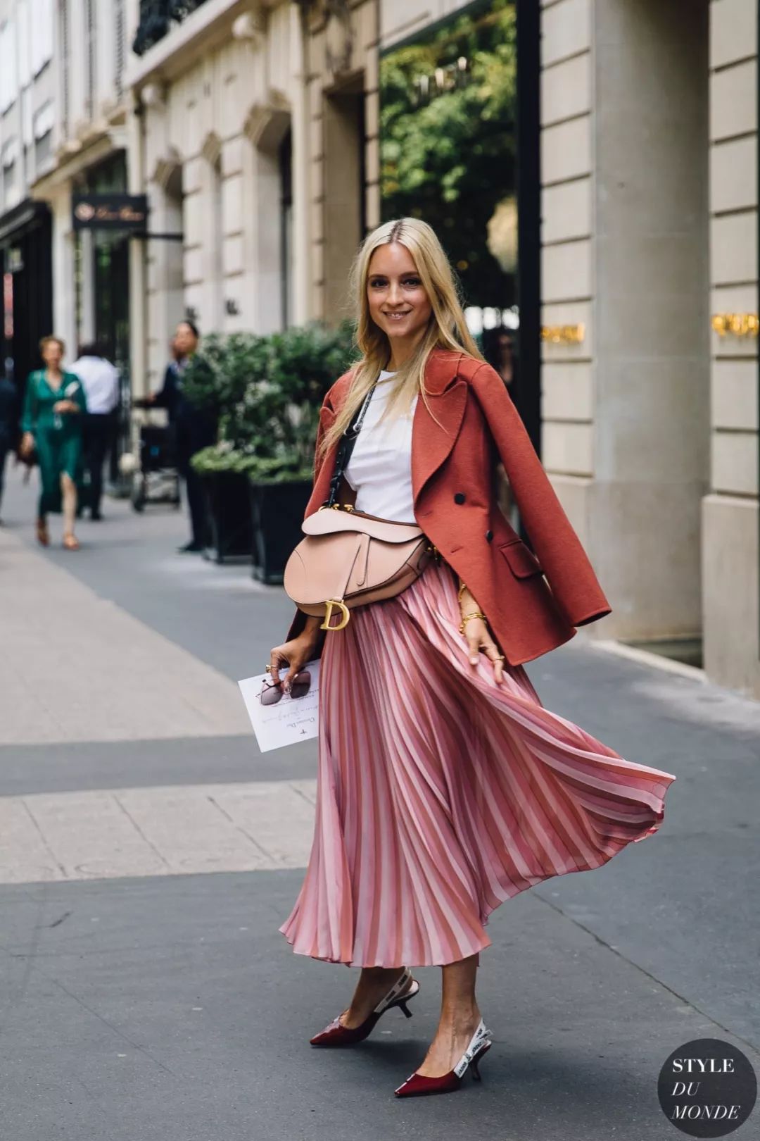 女士长袖裙子2023年洋气爆款,2023年流行的秋冬裙子