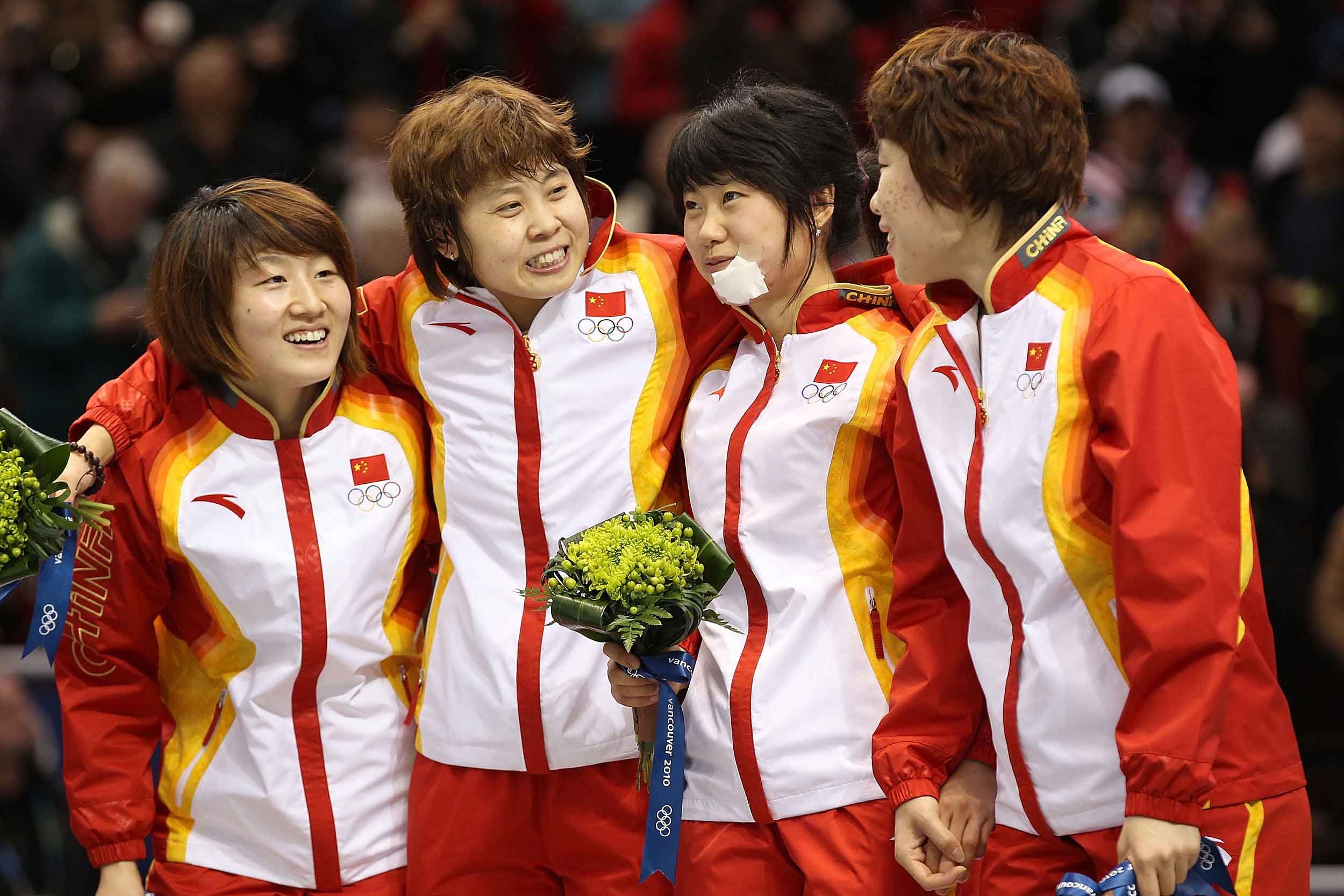 回顾王濛全程背手夺冠,王濛全程背手夺冠集锦