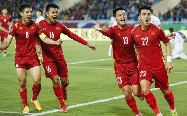 国足被越南吊打,国足被越南队吊打