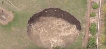 智利发现逾200米深神秘天坑,深海发现神秘大洞