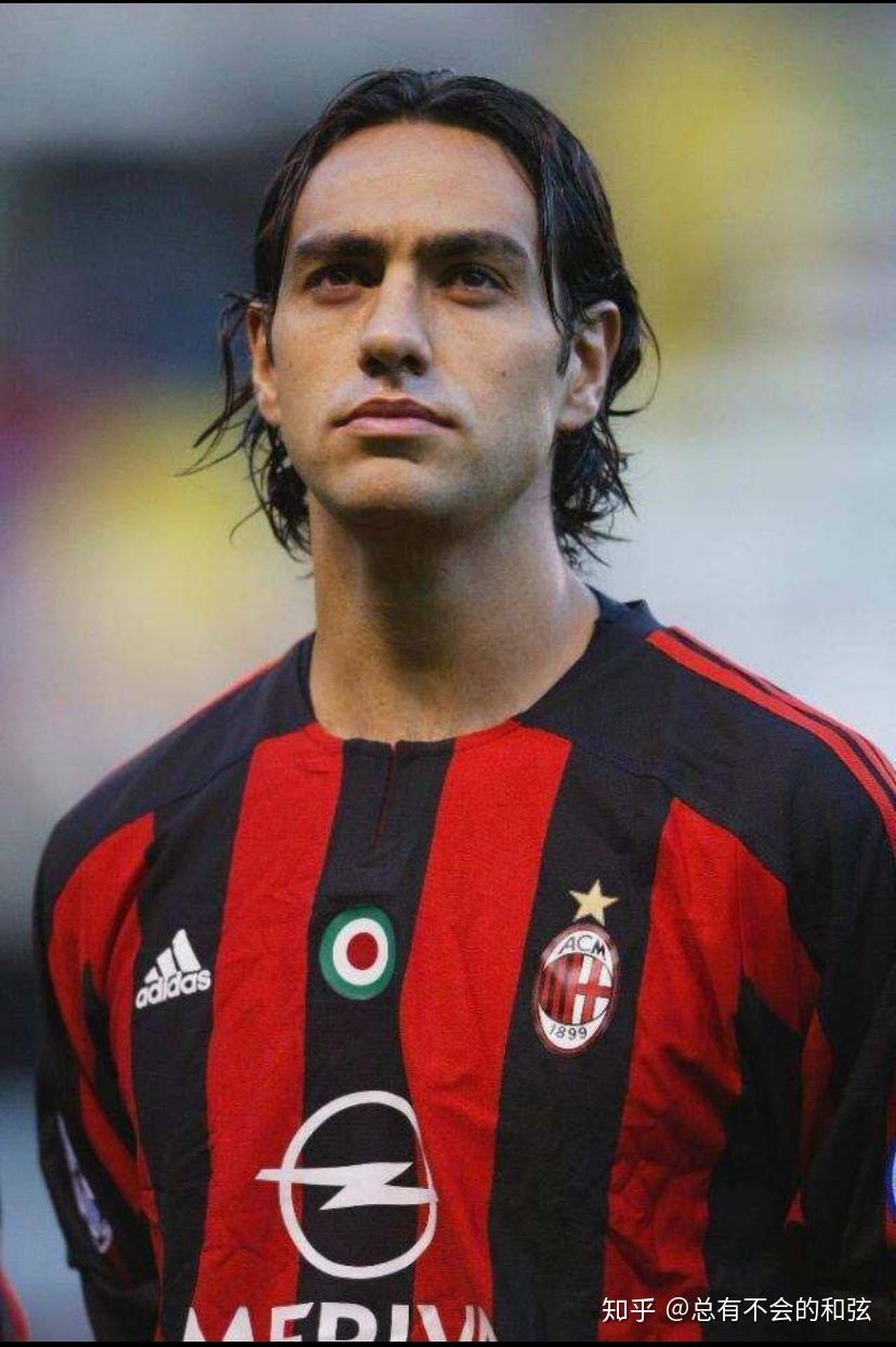 中国足球现在正在一个低谷期文案,希望中国足球越来越好的文案