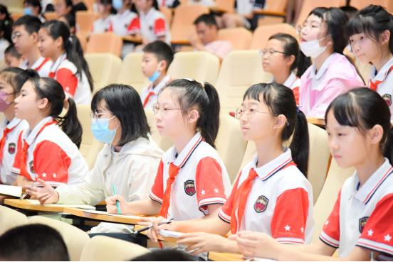 5秒抢完！新川老师为选修课演讲拉票，十八般武艺都上了