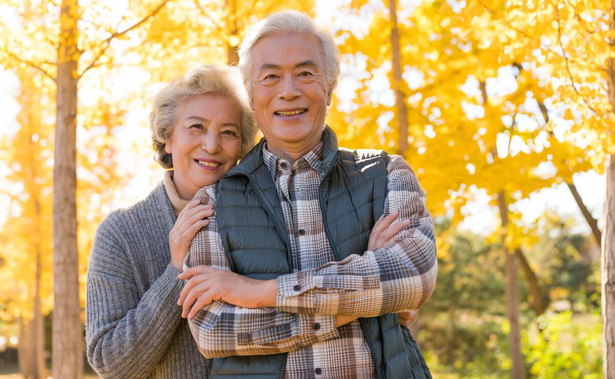 我68岁和老伴过夫妻生活时，无意发现他下身变小了，还能还原吗？