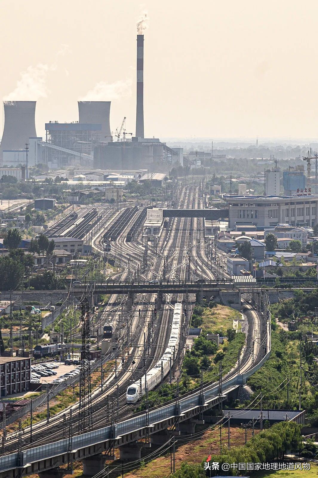 海鲜、瓷器与钢铁！最被低估的“河北第一城”，到底有多猛？