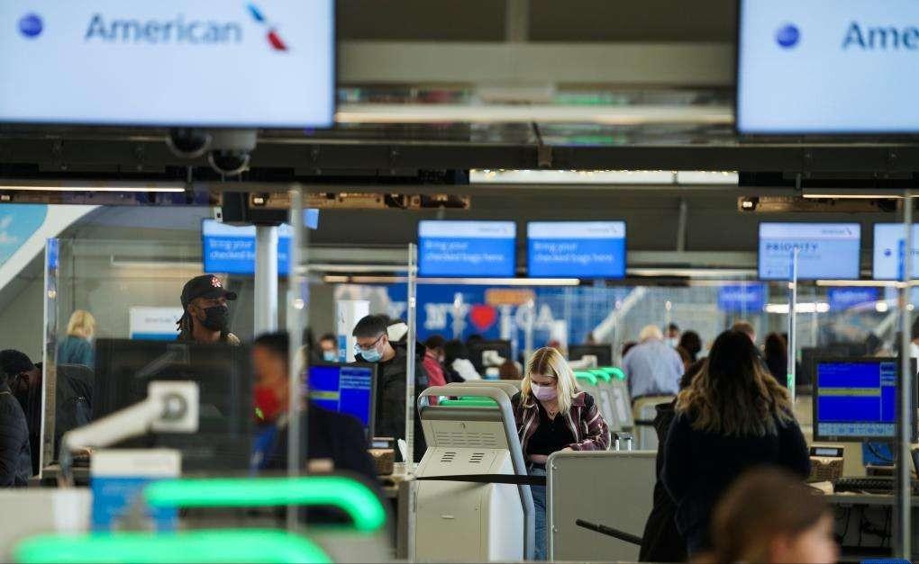 美国小伙在中国生活8年，回国后绝望吐槽，连夜买机票回中国