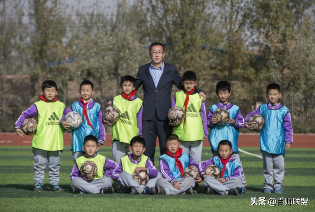世界杯进行时！这位校长17年坚持“足球育人”，道术并举