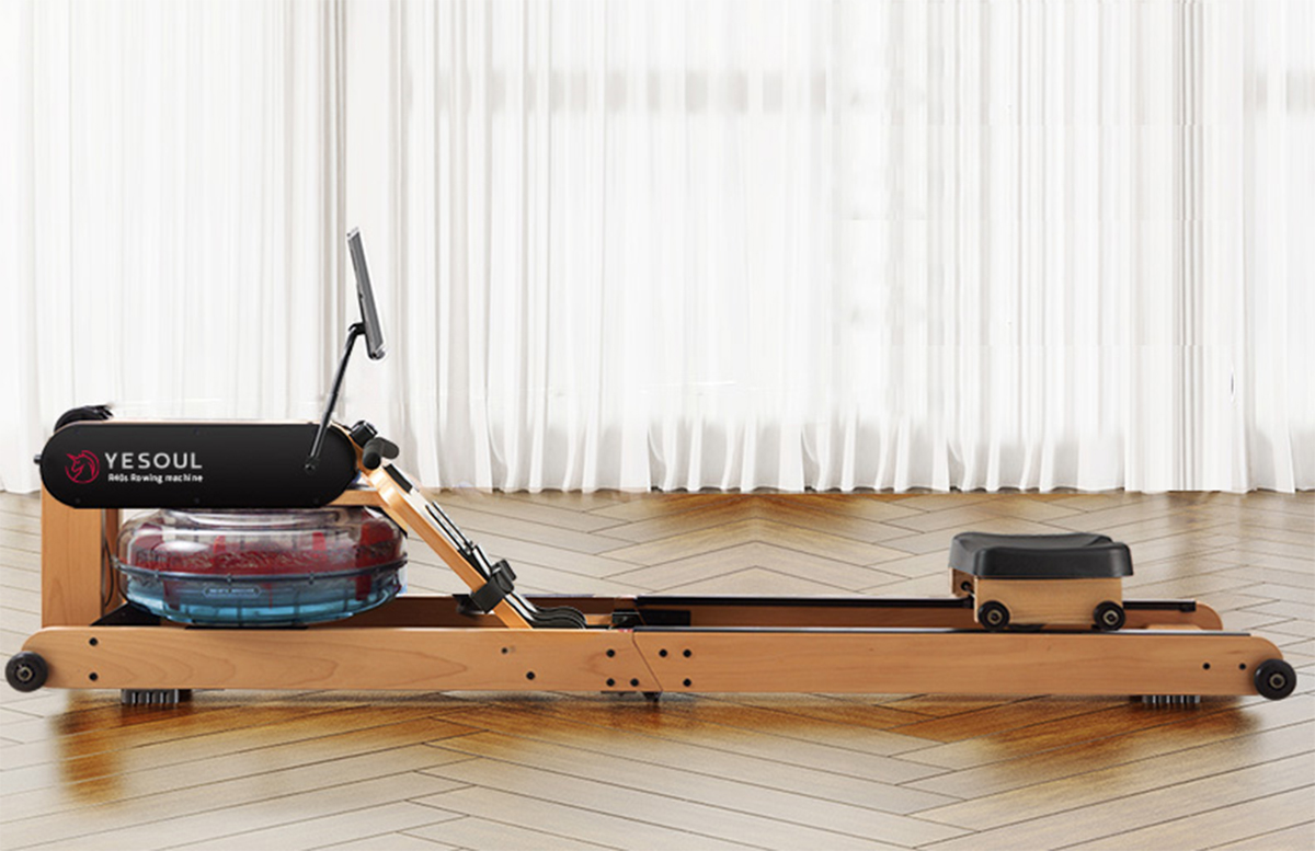 一家在阳台划船露营,在家楼顶天台野餐露营