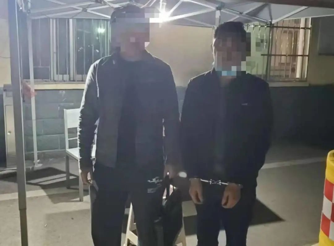 警惕！出售贩卖银行卡和对公账户，构成帮信犯罪!