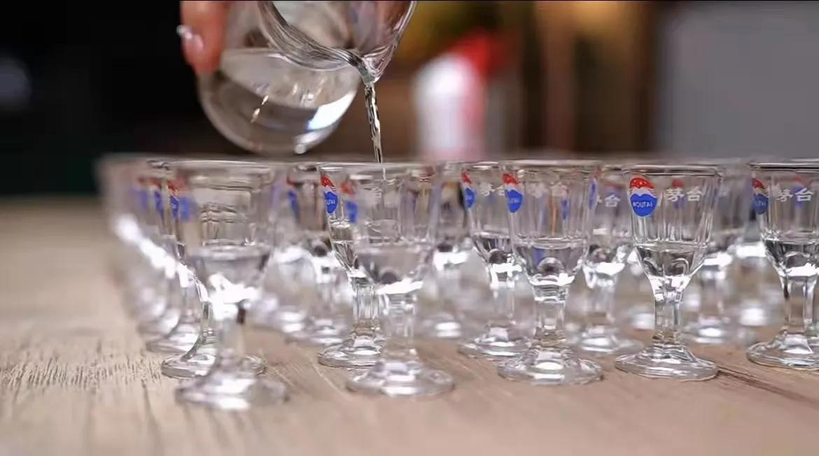 开一家烟酒店到底赚不赚钱,如何开一家赚钱的烟酒店