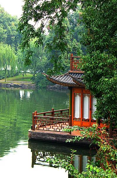 西湖美景图片真实壁纸,杭州西湖风景壁纸全屏