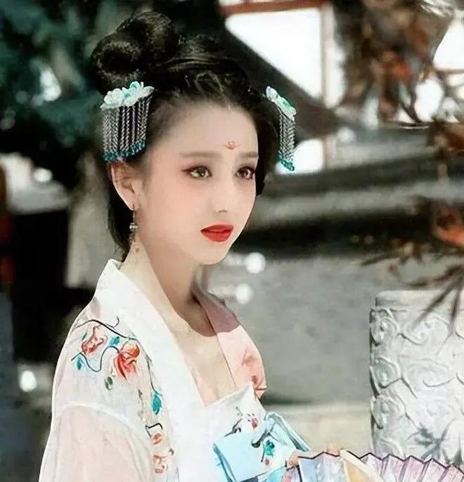 美国走红毯惊艳的女星视频,走红毯惊艳的女星最近视频