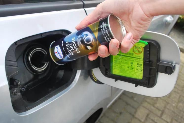 新手加油注意事项和安全细节,汽车加油你所不知道的几点很重要