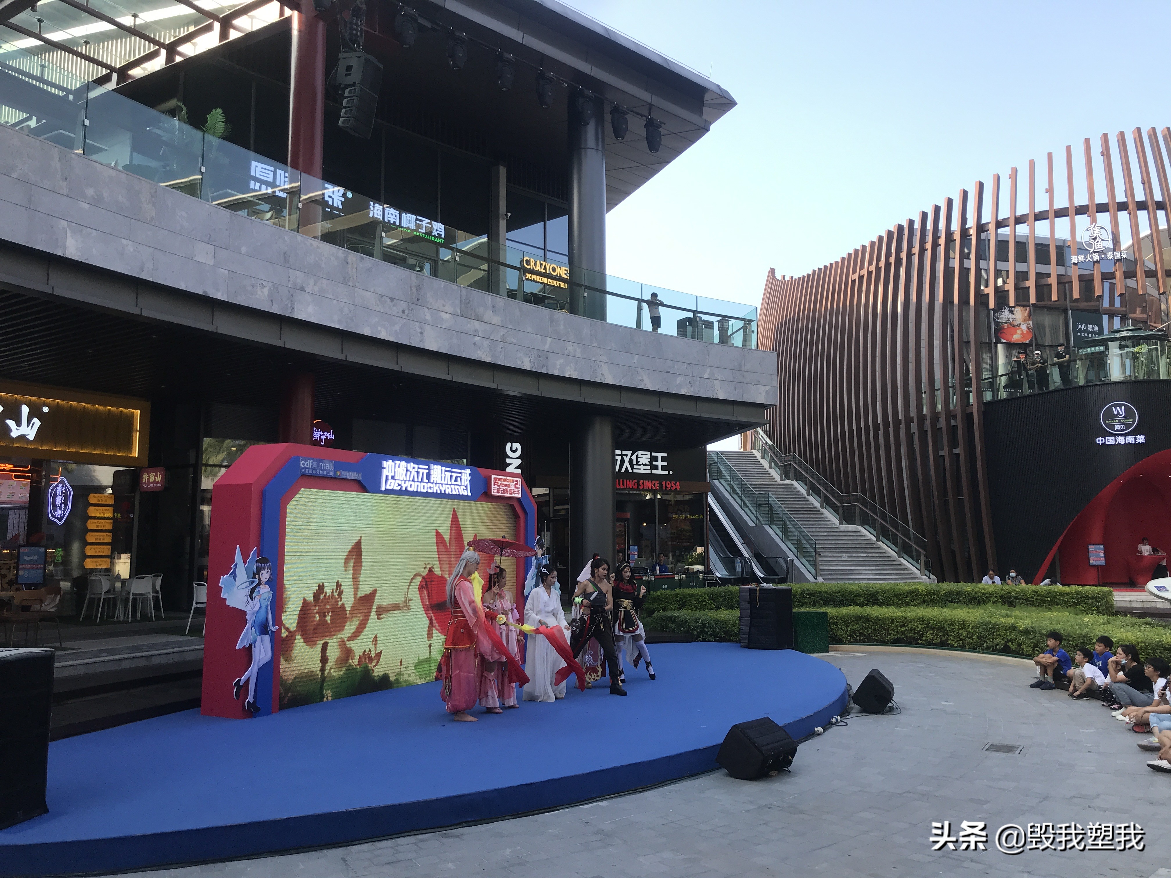 海南三亚街头真实视频,三亚街边小视频