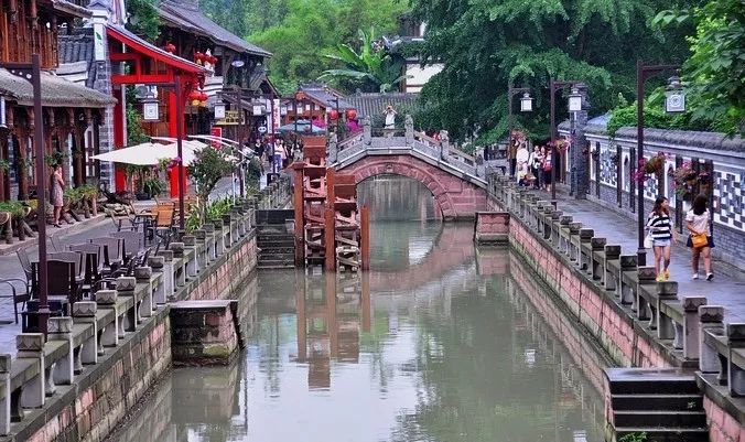 拜水都江堰问道青城山是诗词吗,拜水都江堰问道青城山完整版