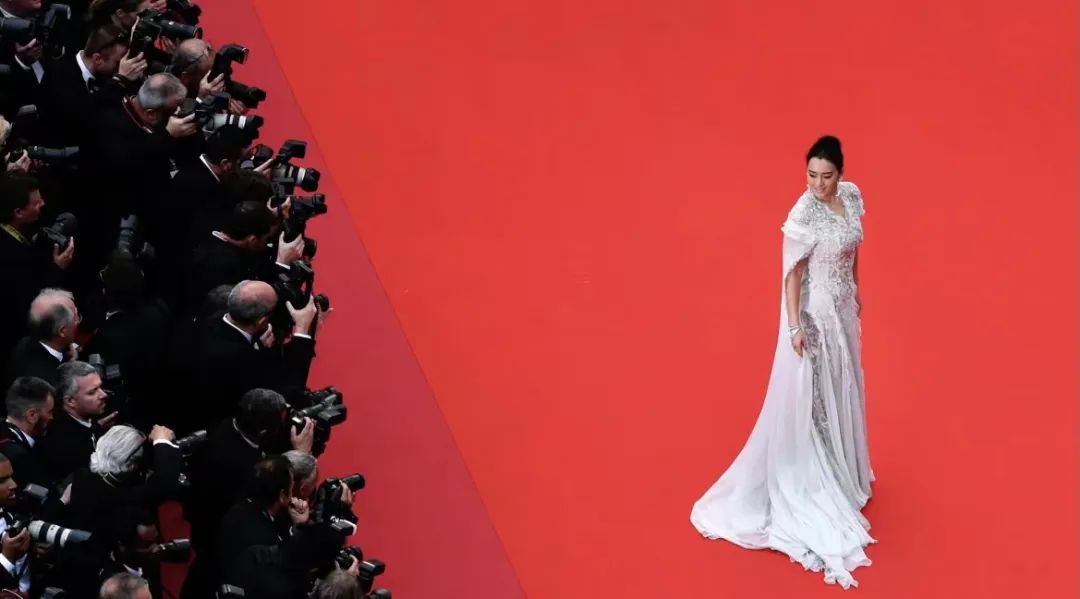 戛纳电影节巩俐红毯秀,巩俐戛纳电影节照片