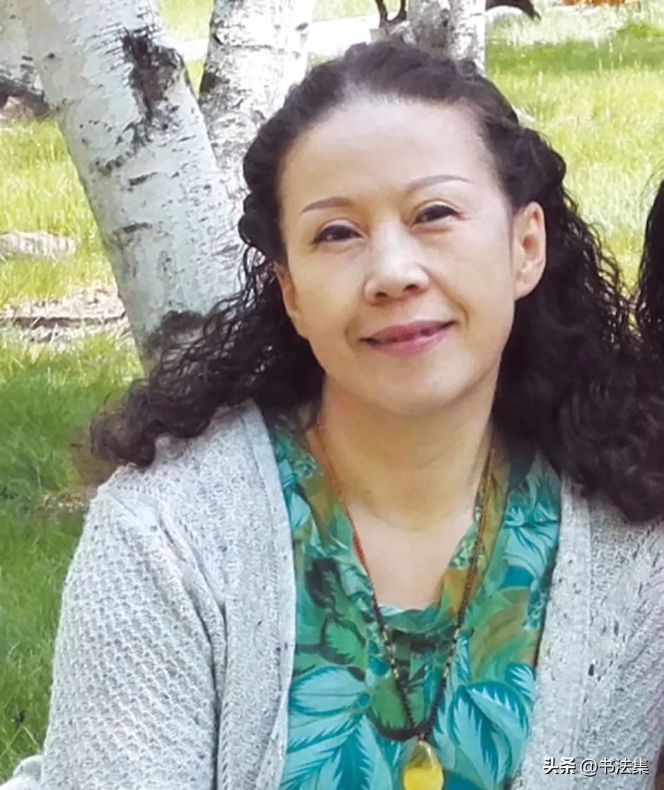 百卉争春——中国书协第八届女书家委员会委员作品选刊