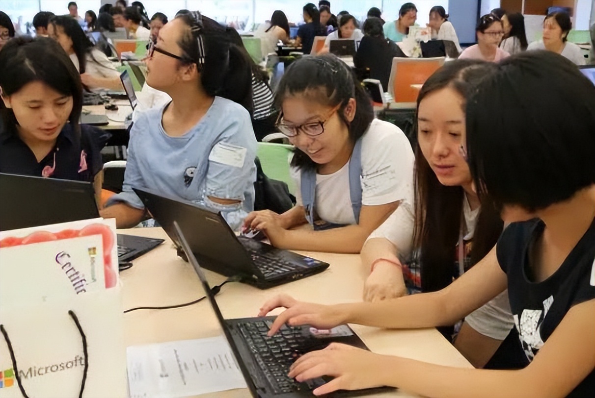 学校回应高考生被烤鱼专业录取,辟谣学生被烤鱼专业录取