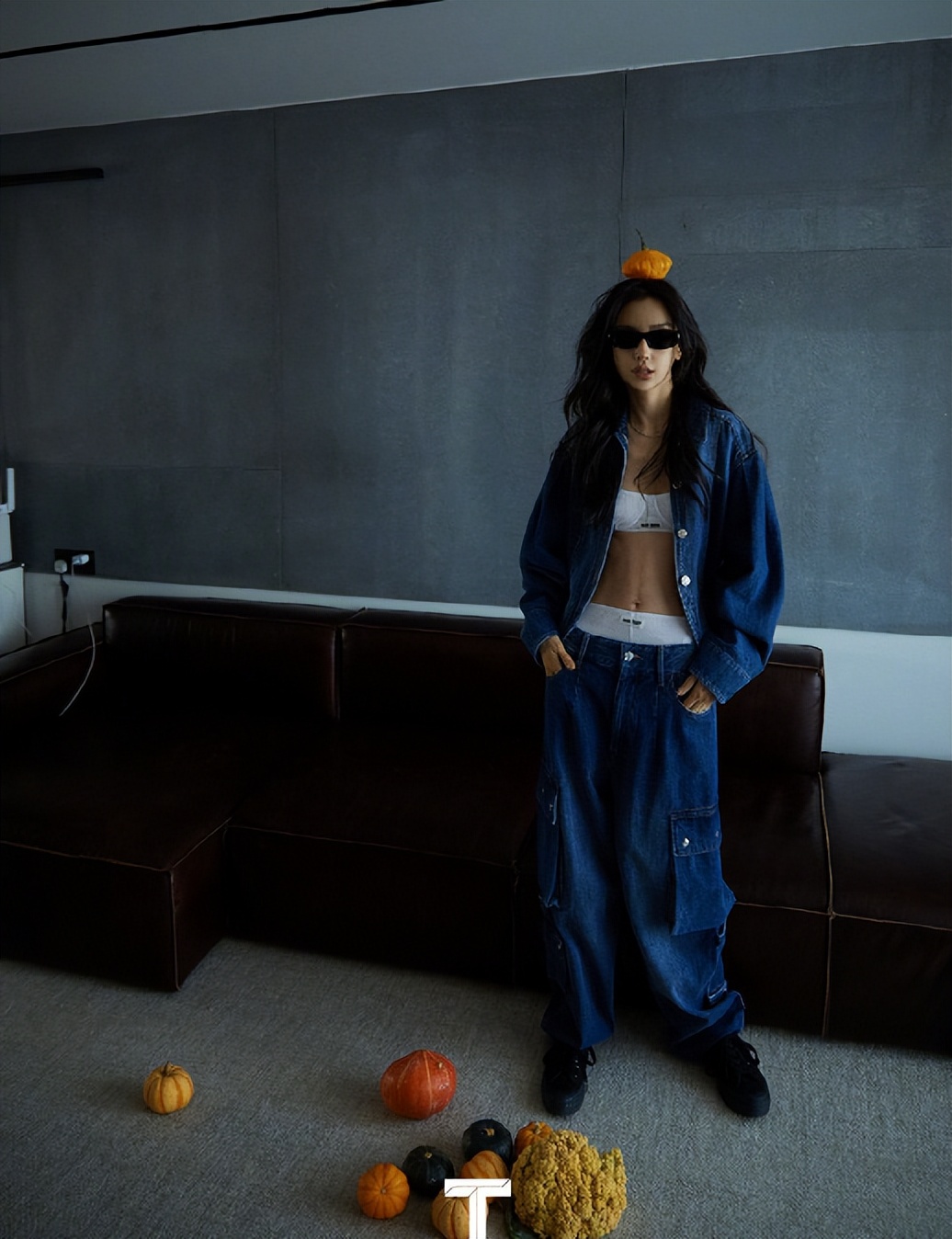 杨颖封面引热议,杨颖扔南瓜片段