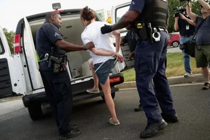 揭露美国丑闻视频,揭露美国丑闻的视频