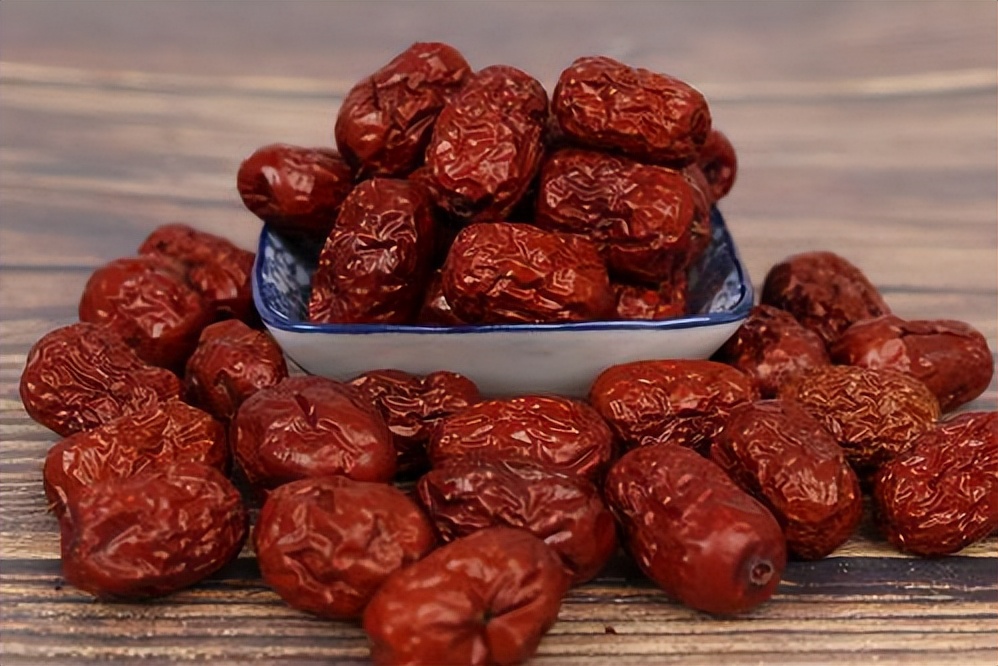 改善贫血的食物有哪些,贫血者吃红枣能快速补血吗