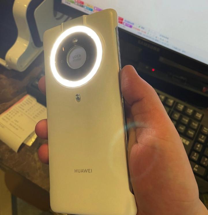 买苹果还是买华为好纠结文案,华为与苹果手机哪个更值得买