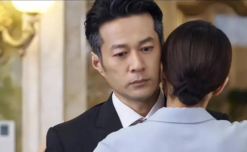 张志坚靳东王丽坤王志文,靳东王志文无间引热议