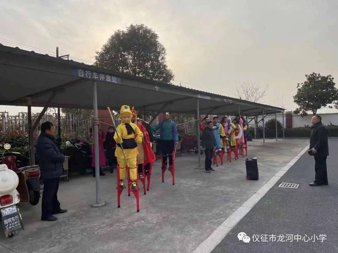 榫欐渤灏忓鍏冩棪,榫欐渤灏忓鍏冩棪鑱旀鏅氫細