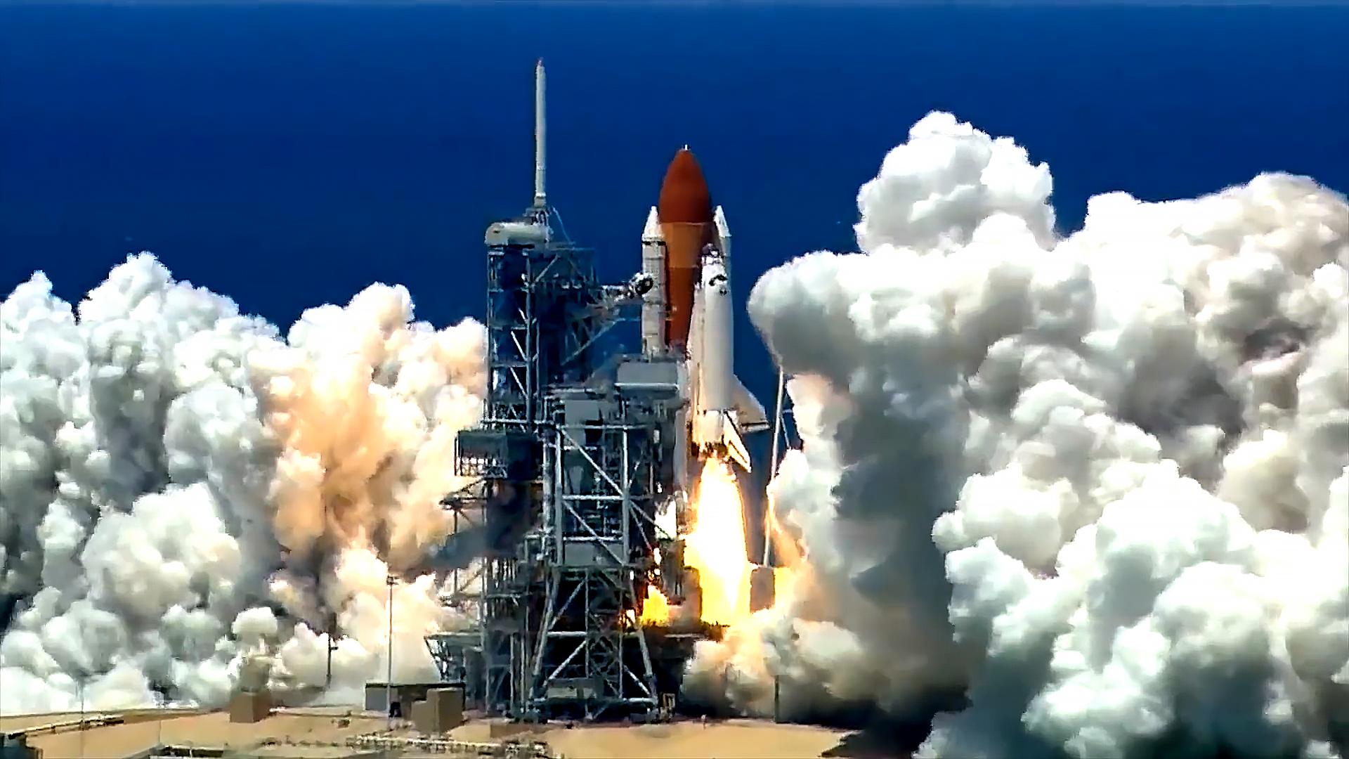 多地惊现“天降火球”奇观,安徽几十年前空中出现不明火球