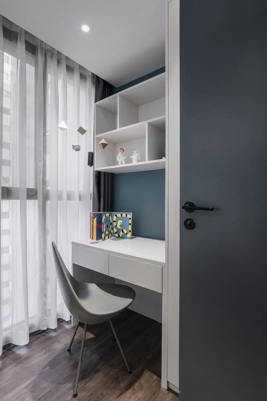 黑白灰现代极简约风格小户型,黑白灰系现代简约复式