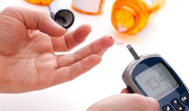 夏季爱出汗什么症状,夏天爱出汗的人说明什么