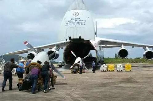 我国歼16战机拦截美战机视频,歼16南海拦截美侦察机