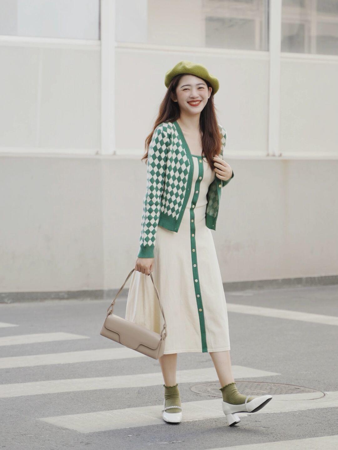 慵懒风中长款开衫毛衣如何搭配,长款毛衣宽松慵懒风开衫怎么搭配