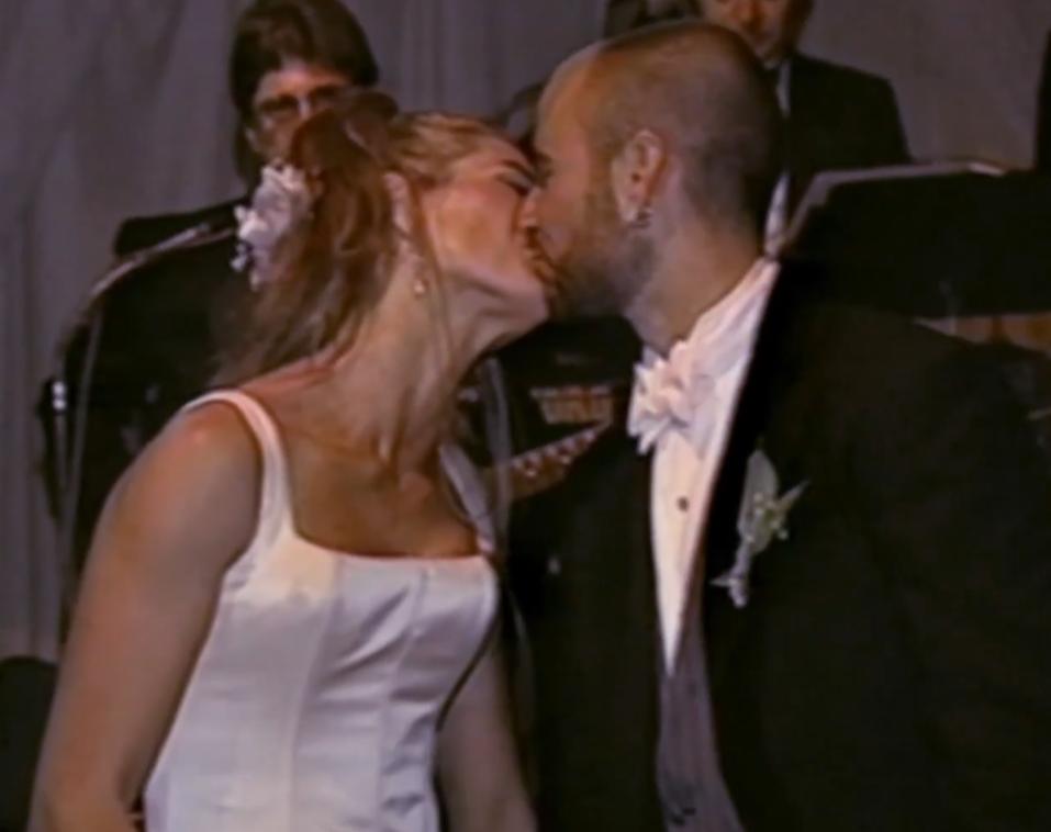 10岁全裸出镜，20岁声称自己仍是处女，“美国舒淇”的裸照风波！