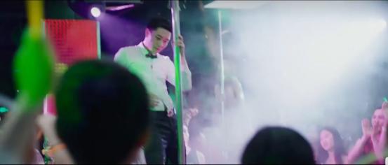 在痛苦中挣扎在痛苦中治愈自己,在痛苦中坚强追求生命和尊严的人