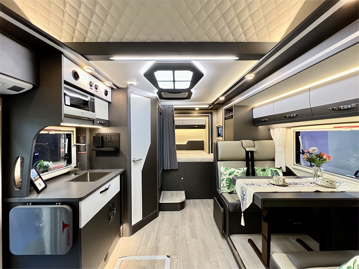 戴德自由风max房车2023,依维柯newdaily戴德房车