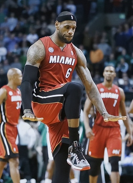 詹姆斯生涯全记录,詹姆斯生涯成就一览