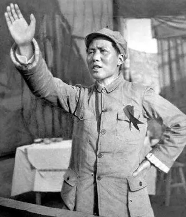 中学同学成战俘，*向前徐**问：是不是准备为蒋介石自杀，可以成全你