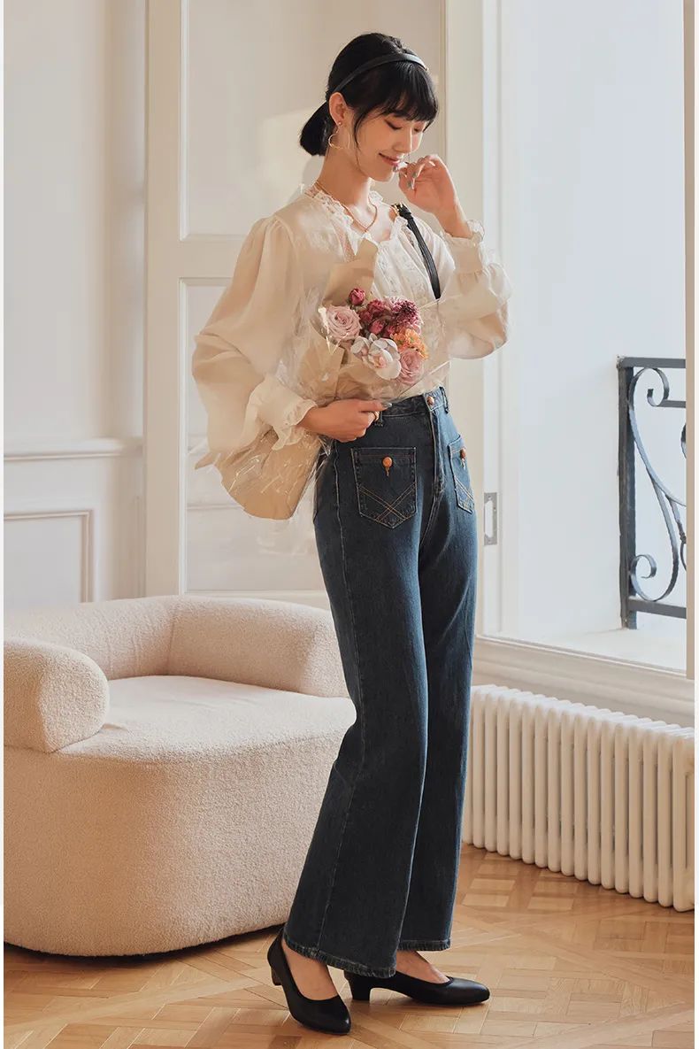 直筒牛仔裤小白鞋穿搭,小白鞋牛仔裤秋冬穿搭图片