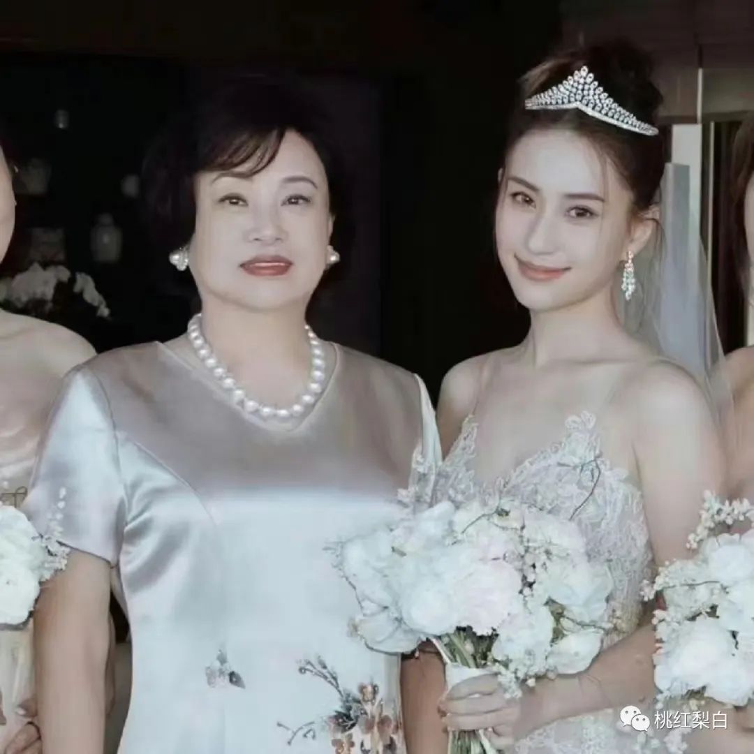 都炫耀起鸽子蛋了，她还是嫁了个假豪门？