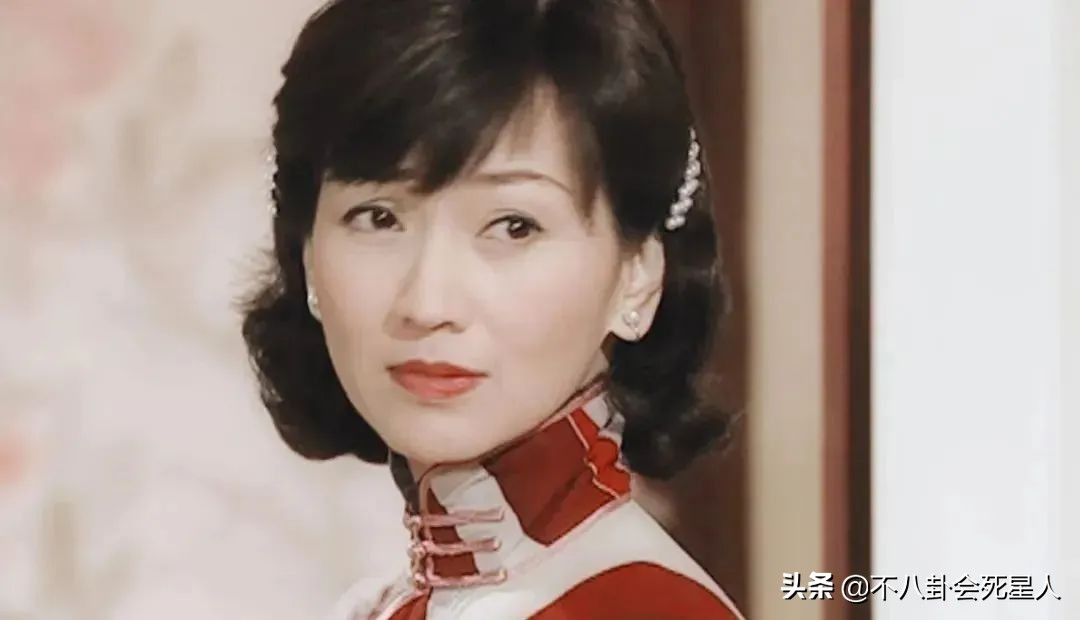 年过三十的女明星今昔对比图,今昔对比70后女星