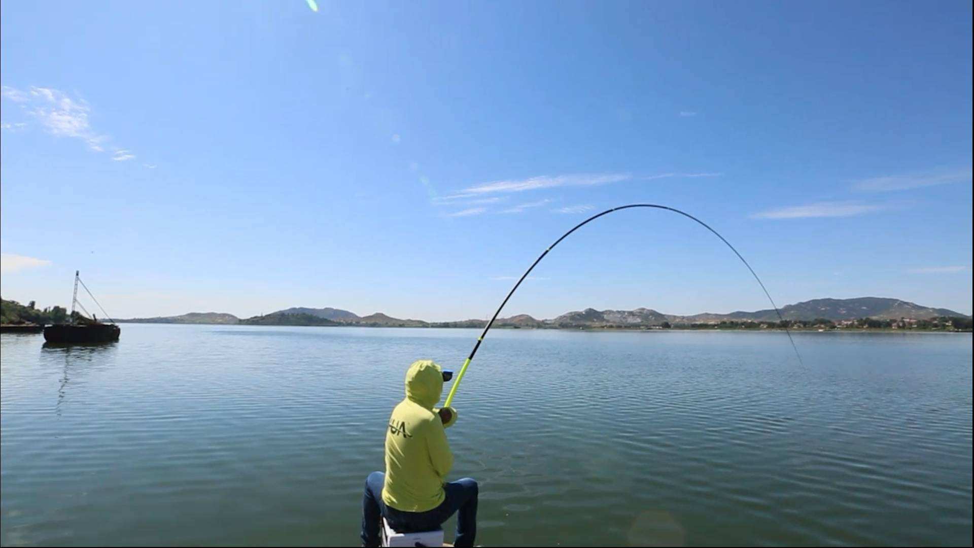 钓鱼竿竿稍卡死了怎么解决,钓鱼竿卡节解决办法