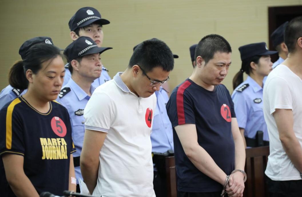 共犯的处罚根据共犯独立性,比较共犯从属理论和共犯独立理论