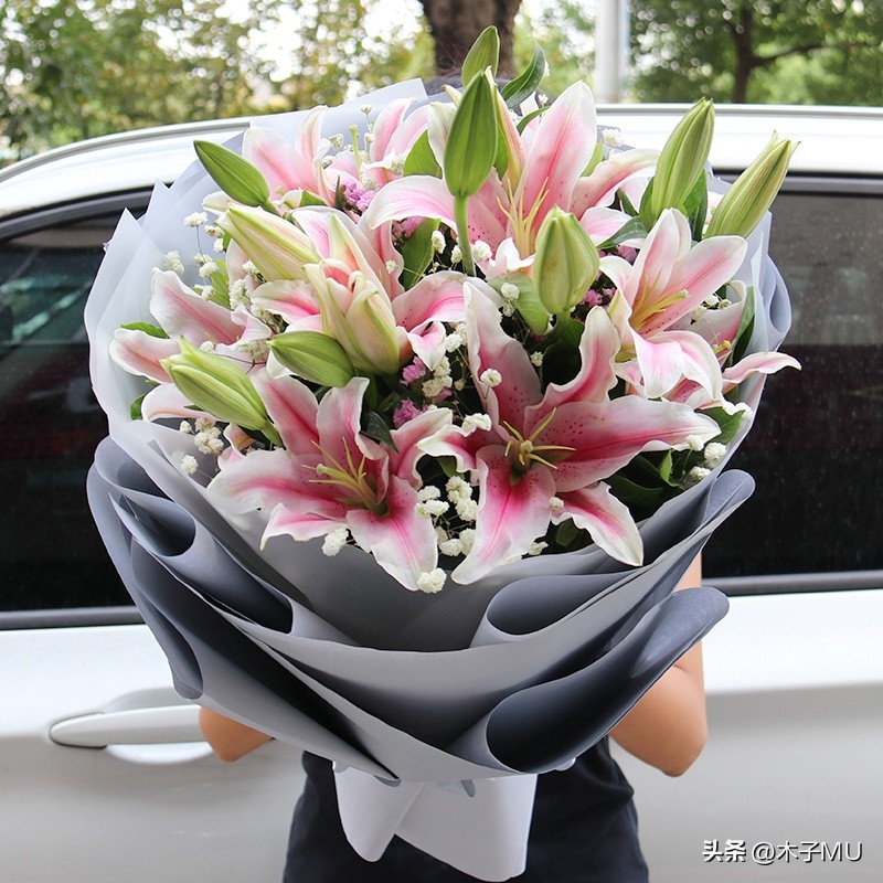 初次送花给女生送什么花,女性朋友生日送花送什么花