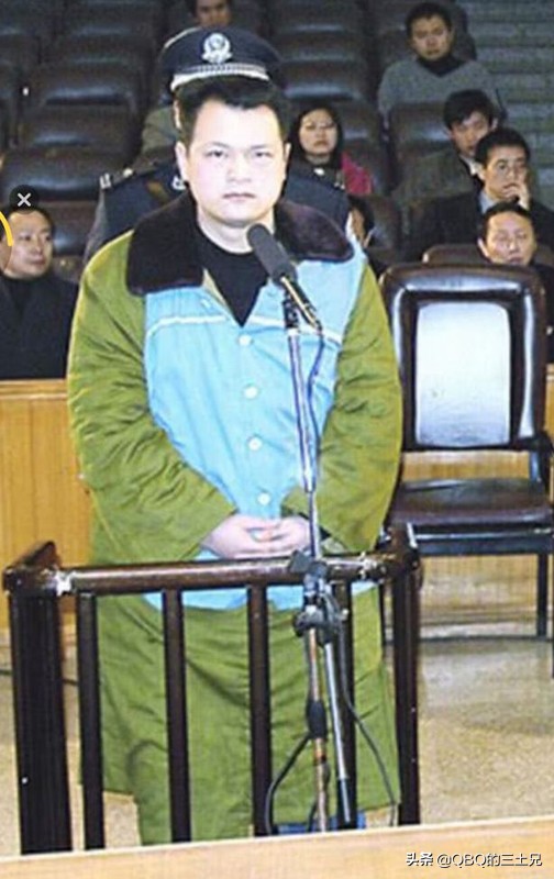 水泥下的秘密,水泥地下挖出的秘密