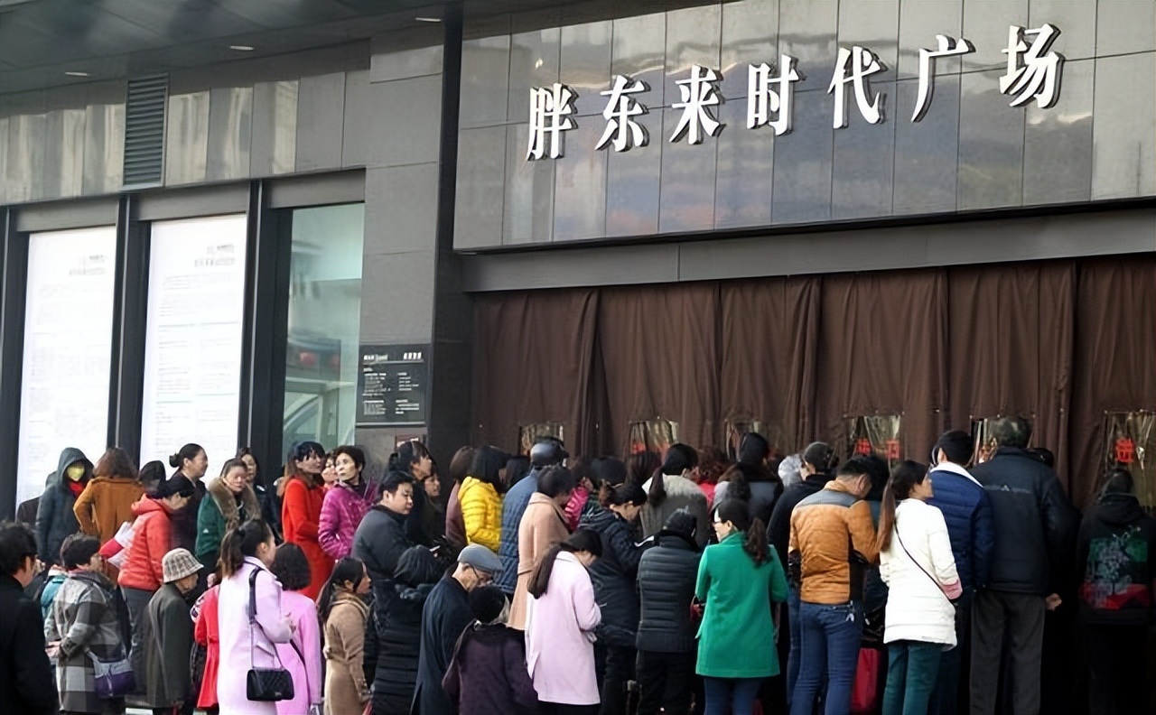 胖东来加班一次罚5000,95%的钱分给员工