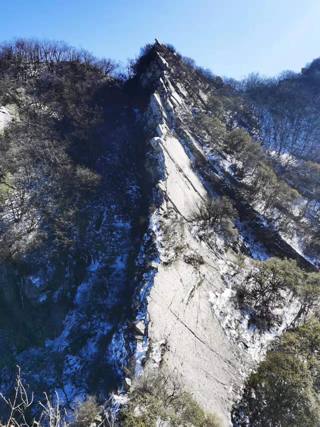 天地之中少林寺,中岳嵩山两个山哪个更好