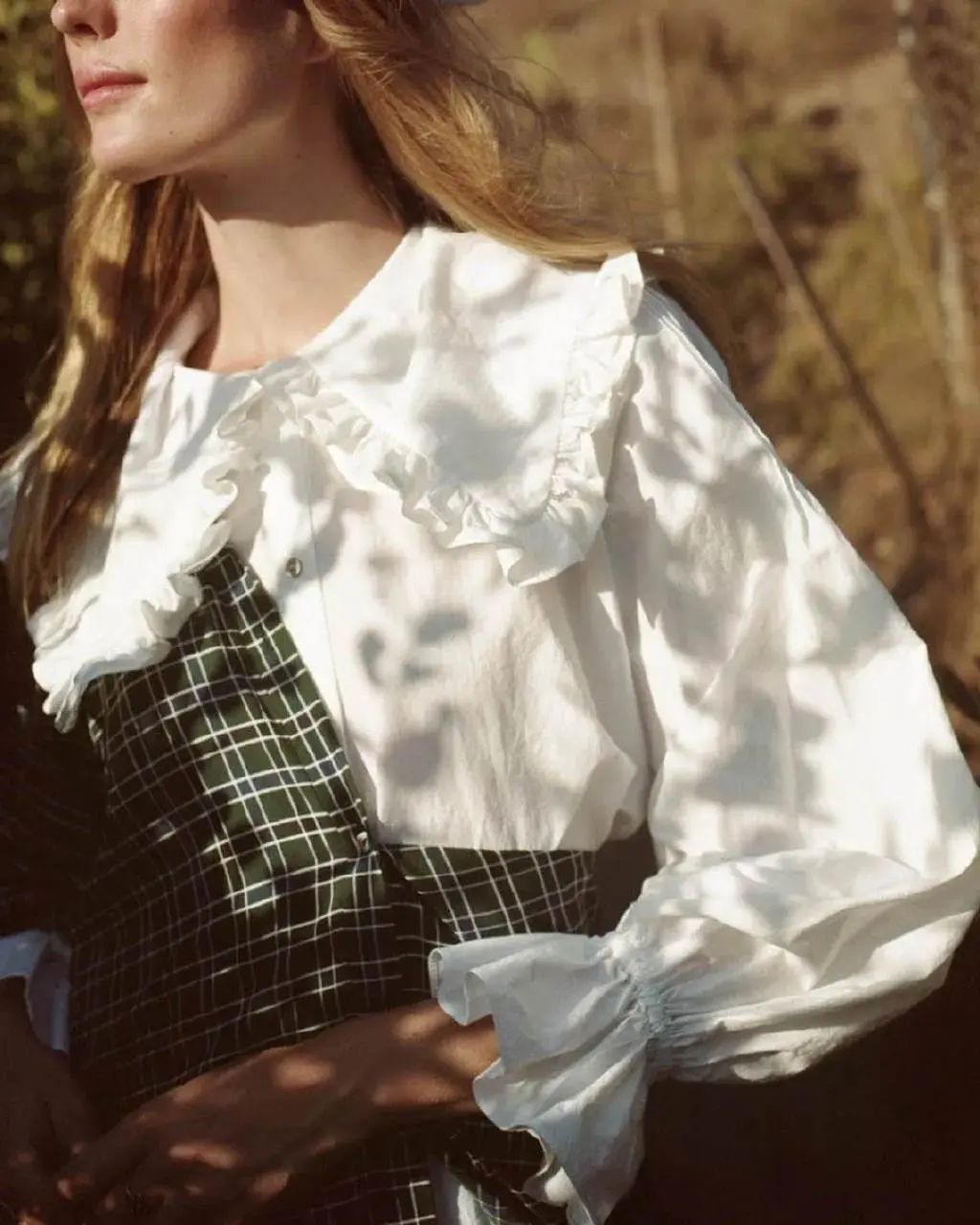 毛衣衬衫叠穿搭配什么裤子,冬天衬衫如何搭配毛衣