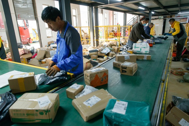 学生取快递后又申请退款,学生不方便收快递被退回去怎么办