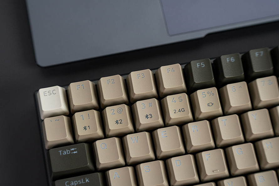 雷柏V700-8A多模机械键盘,雷柏机械键盘v700s合金版按键更换